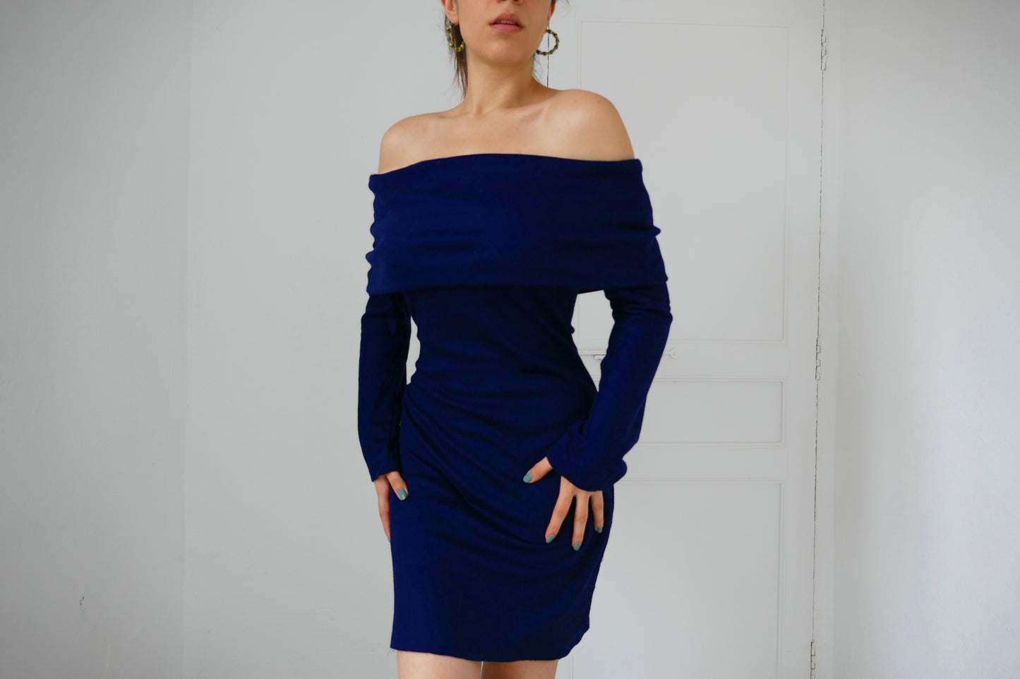 Patron PDF robe pull moulante avec décolleté bardot, épaules dénudées