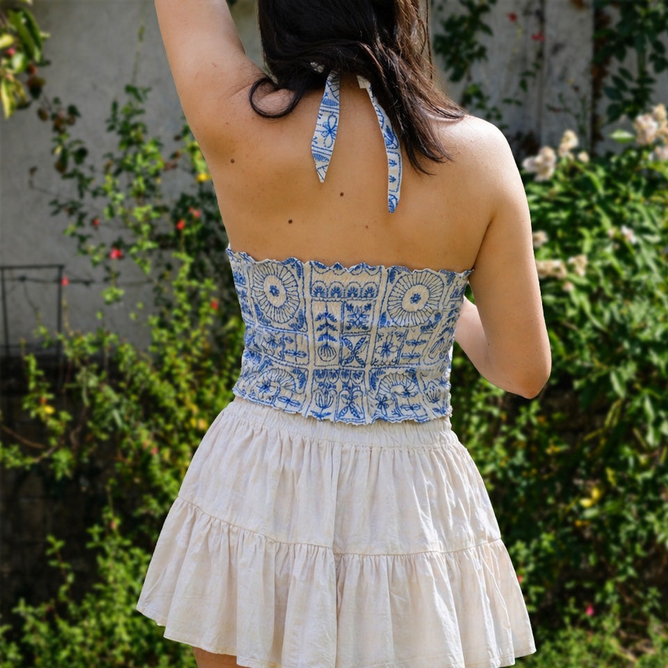 Patron haut d'été broderie bleu, top dos nu avec smock noué au niveau du cou