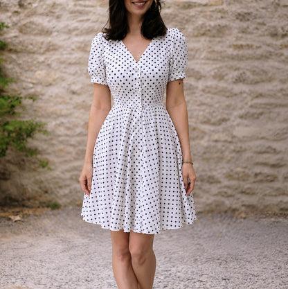 PDF-Schnittmuster für ein Vintage-Retro-Kleid mit Puffärmeln und voluminösem Rock