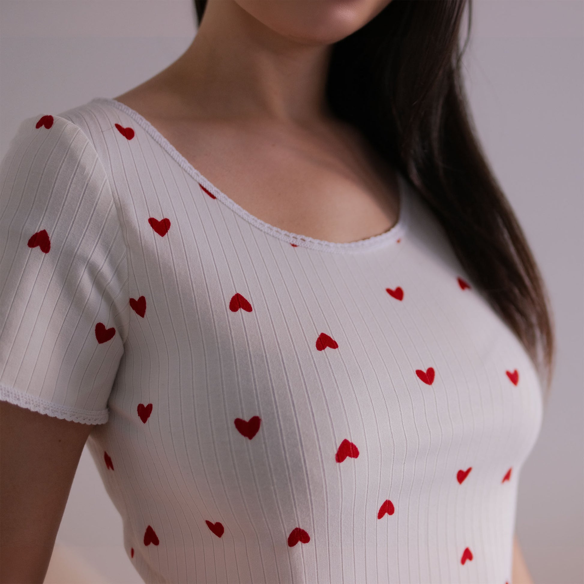 haut pyjama avec des coeurs et finitions dentelle